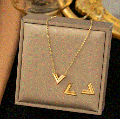 V-Shaped Pendant Set