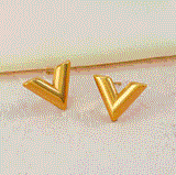 V-Shaped Pendant Set